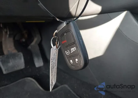 2014 Jeep Cherokee Latitude z USA, uszkodzony, nr VIN 1C4PJMCS8EW150488